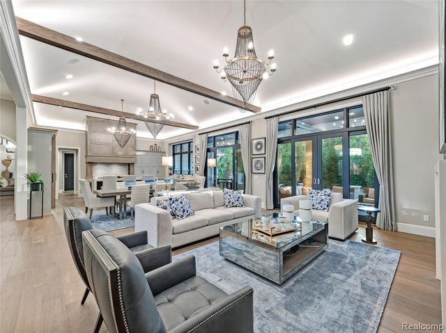 207 Port Side Drive, Lake Orion, MI 48362