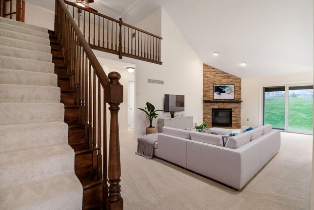 1055 Mission Hills Court, Chesterton, IN 46304