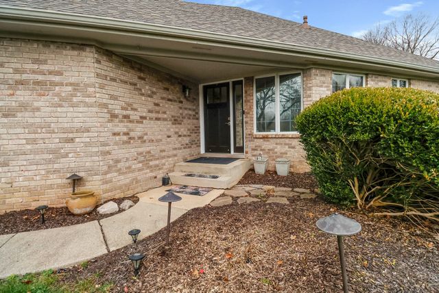 1055 Mission Hills Court, Chesterton, IN 46304