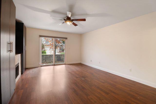 1055 Mission Hills Court, Chesterton, IN 46304