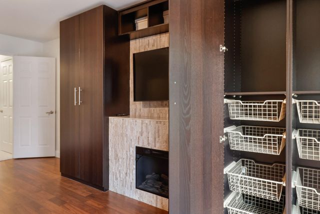 1055 Mission Hills Court, Chesterton, IN 46304