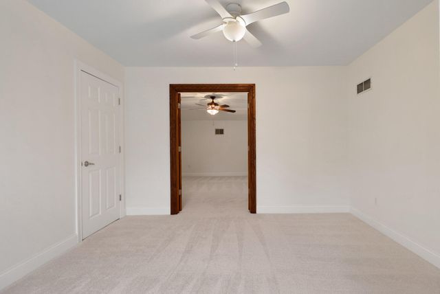 1055 Mission Hills Court, Chesterton, IN 46304