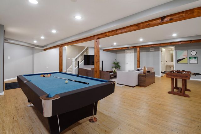 1055 Mission Hills Court, Chesterton, IN 46304