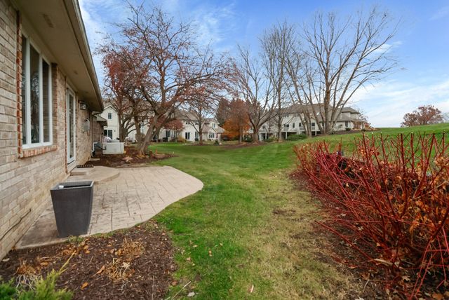 1055 Mission Hills Court, Chesterton, IN 46304