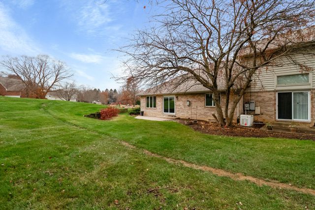 1055 Mission Hills Court, Chesterton, IN 46304