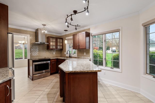 1055 Mission Hills Court, Chesterton, IN 46304