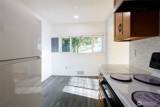 20411 56th Avenue W, Lynnwood, WA 98036