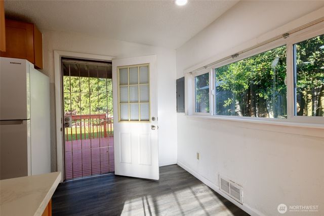20411 56th Avenue W, Lynnwood, WA 98036
