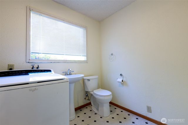20411 56th Avenue W, Lynnwood, WA 98036