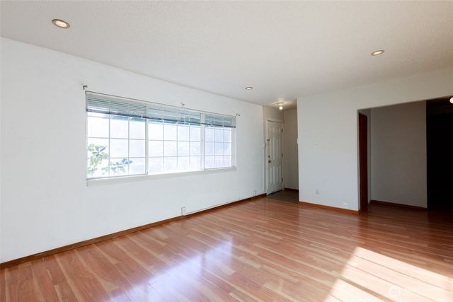20411 56th Avenue W, Lynnwood, WA 98036