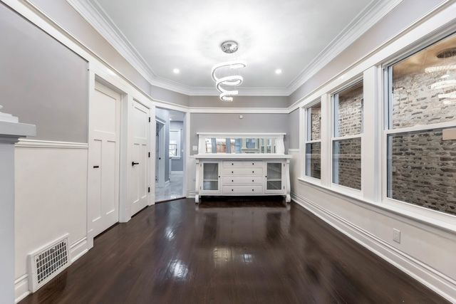 7545 S Rhodes Avenue, Chicago, IL 60619