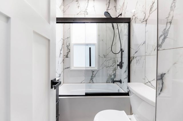 7545 S Rhodes Avenue, Chicago, IL 60619