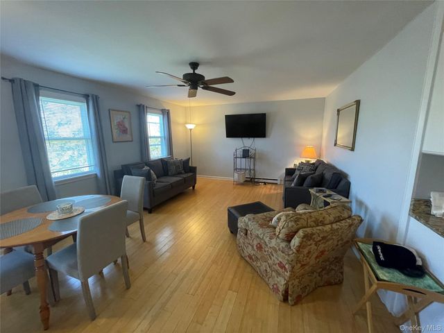 43 Brushy Neck Lane 10, Westhampton, NY 11977