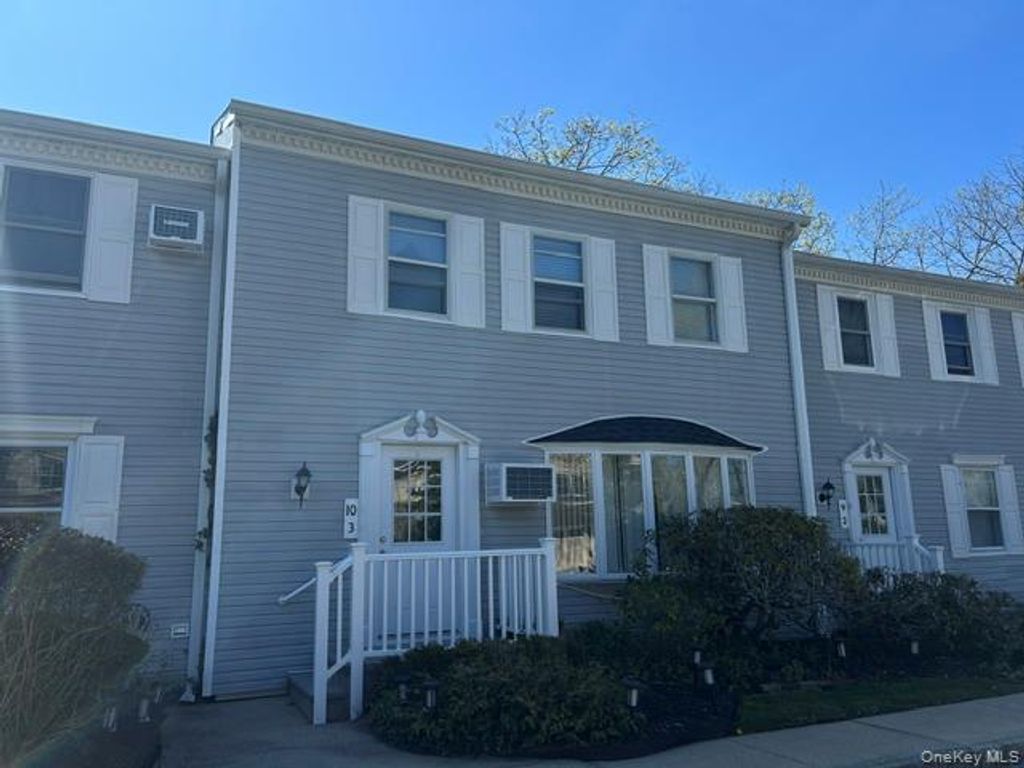 43 Brushy Neck Lane 10, Westhampton, NY 11977