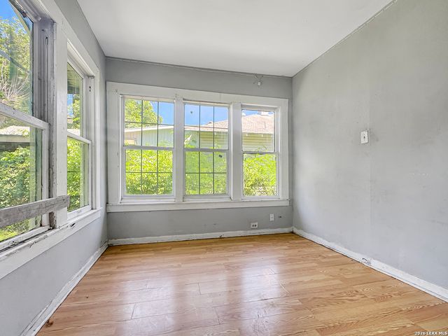 423 Barrett Place, San Antonio, TX 78225
