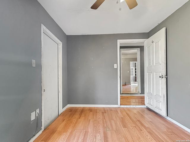423 Barrett Place, San Antonio, TX 78225