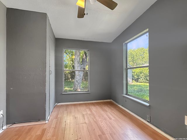 423 Barrett Place, San Antonio, TX 78225