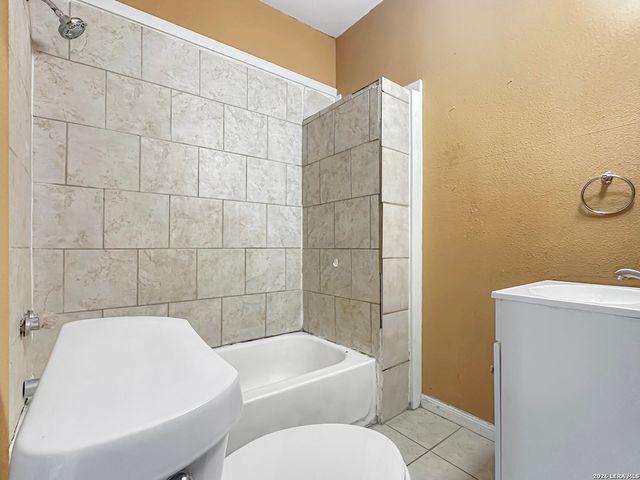 423 Barrett Place, San Antonio, TX 78225