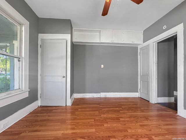 423 Barrett Place, San Antonio, TX 78225