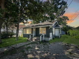 423 Barrett Place, San Antonio, TX 78225