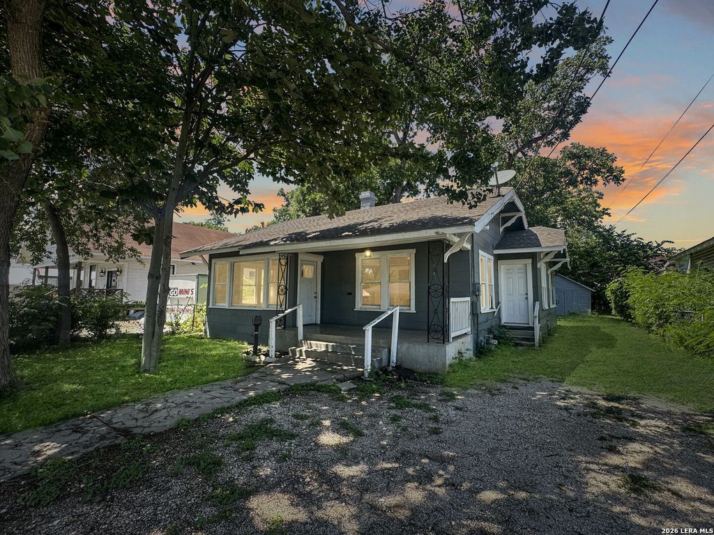 423 Barrett Place, San Antonio, TX 78225