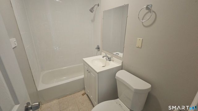 414-416 Pearl Harbor Street, Bridgeport, CT 06610
