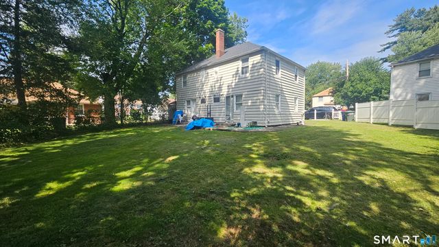 414-416 Pearl Harbor Street, Bridgeport, CT 06610