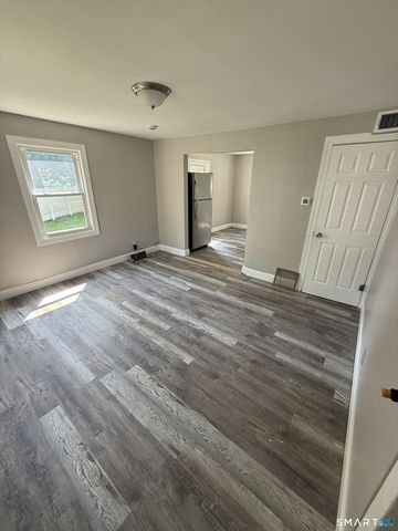 414-416 Pearl Harbor Street, Bridgeport, CT 06610