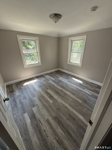 414-416 Pearl Harbor Street, Bridgeport, CT 06610