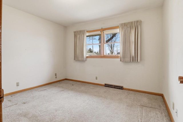 5222 Mead ROAD, Greendale, WI 53129