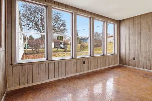 5222 Mead ROAD, Greendale, WI 53129