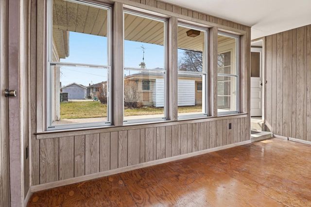 5222 Mead ROAD, Greendale, WI 53129