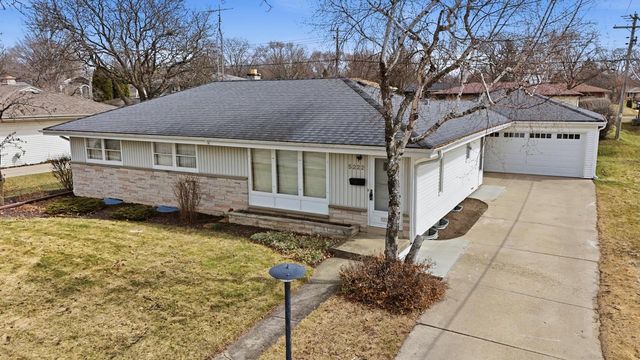 5222 Mead ROAD, Greendale, WI 53129