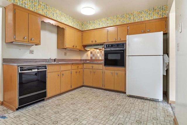 5222 Mead ROAD, Greendale, WI 53129