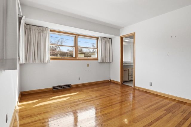 5222 Mead ROAD, Greendale, WI 53129