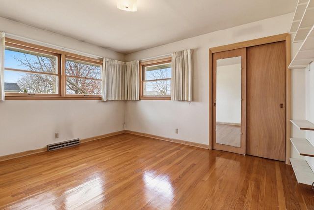 5222 Mead ROAD, Greendale, WI 53129