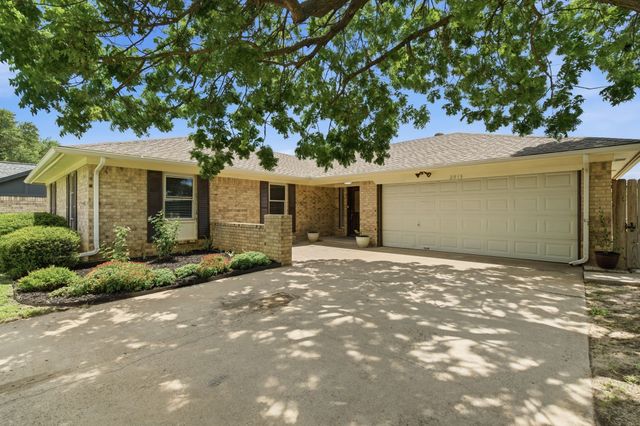 2915 Post Oak Court, Bedford, TX 76021