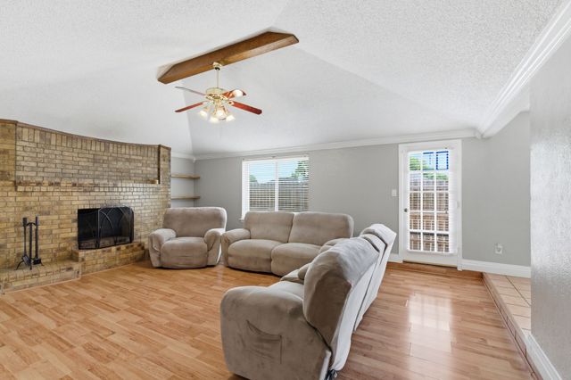 2915 Post Oak Court, Bedford, TX 76021