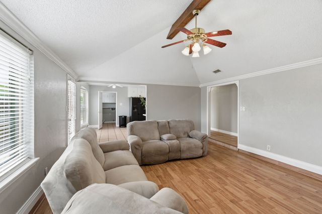 2915 Post Oak Court, Bedford, TX 76021