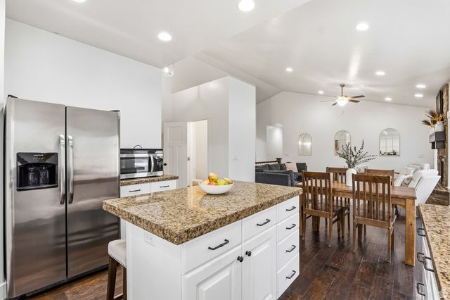 10416 N CANTERBURY DR, Highland, UT 84003