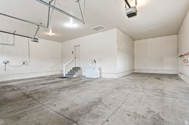 10416 N CANTERBURY DR, Highland, UT 84003