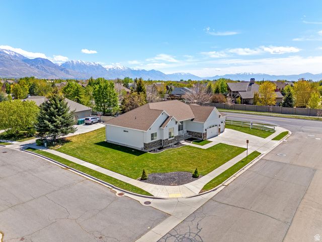 10416 N CANTERBURY DR, Highland, UT 84003