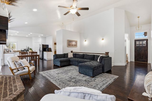 10416 N CANTERBURY DR, Highland, UT 84003