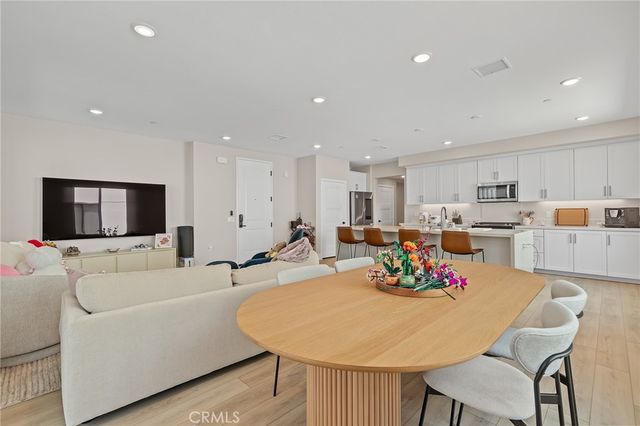 16289 Dawn Way 209, Tustin, CA 92782