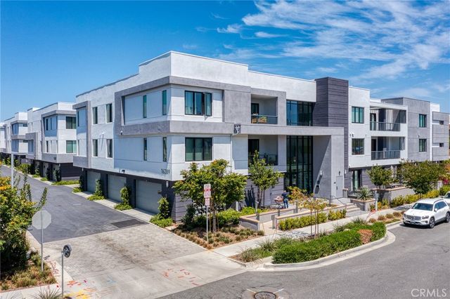 16289 Dawn Way 209, Tustin, CA 92782