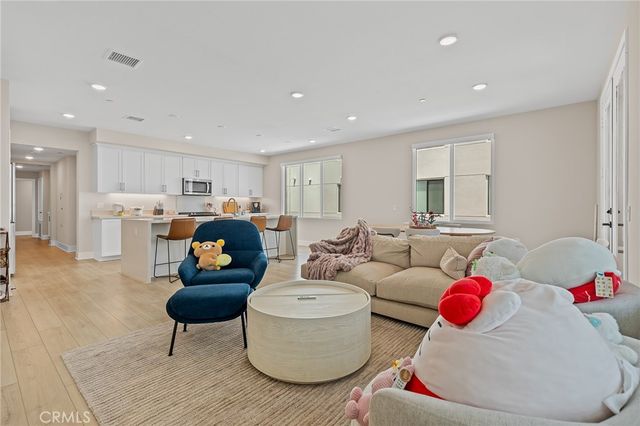 16289 Dawn Way 209, Tustin, CA 92782
