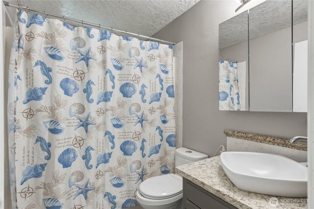 369 E Birnie Slough Road, Cathlamet, WA 98612