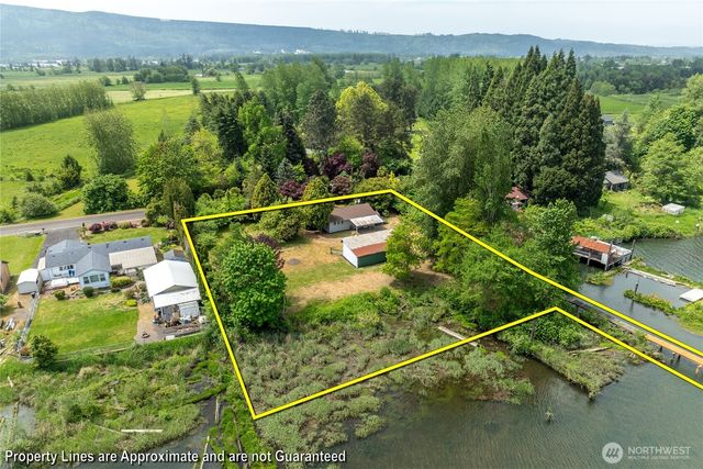 369 E Birnie Slough Road, Cathlamet, WA 98612