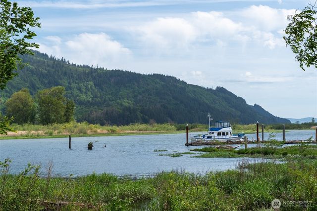 369 E Birnie Slough Road, Cathlamet, WA 98612