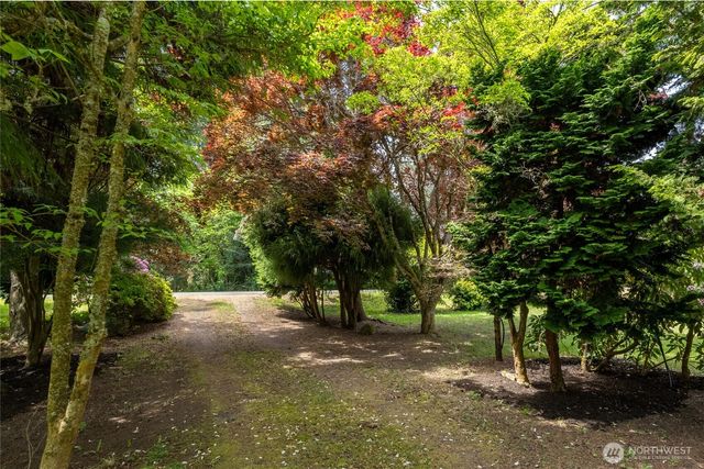 369 E Birnie Slough Road, Cathlamet, WA 98612